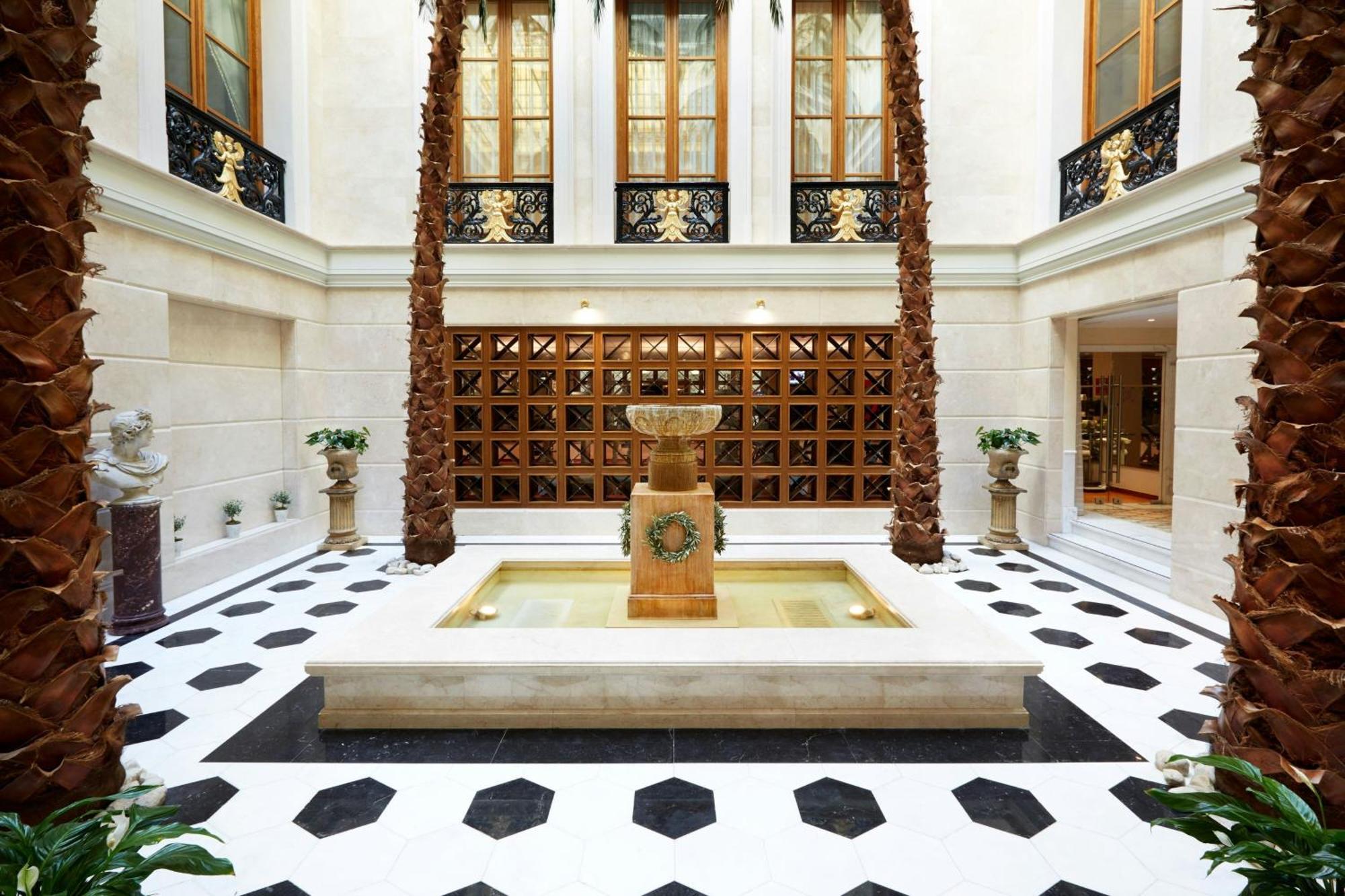 Grande Bretagne, A Luxury Collection Hotel, Hotel